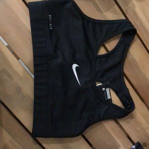Sports bra nike